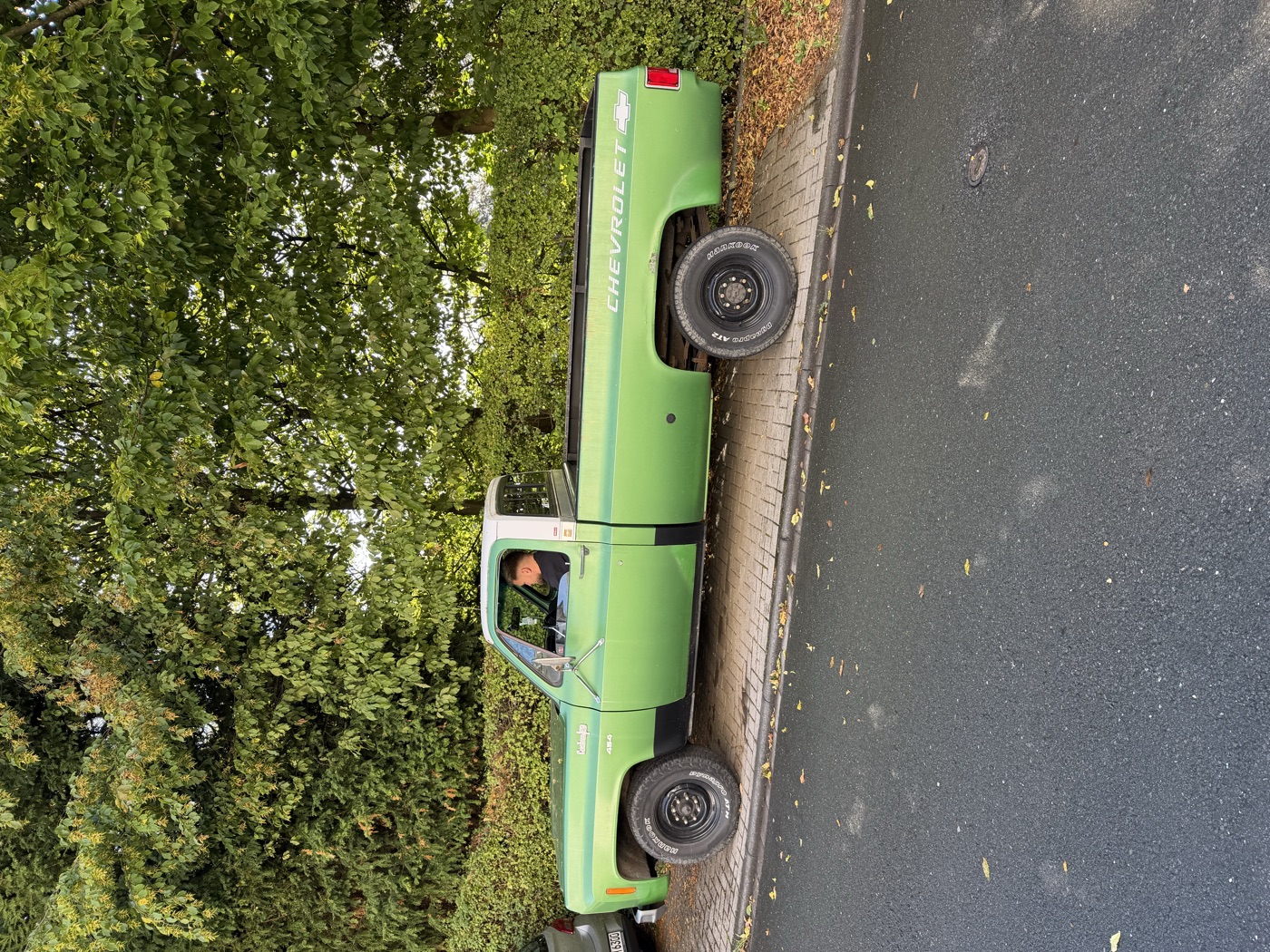 Grüner Chevrolet Pickup, gefunden für den GalaBau-Einsatz